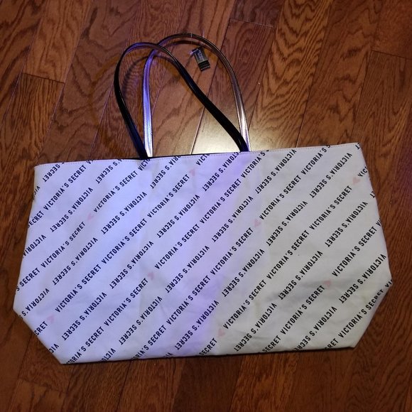NWT VS Tote Bag - Picture 1 of 9